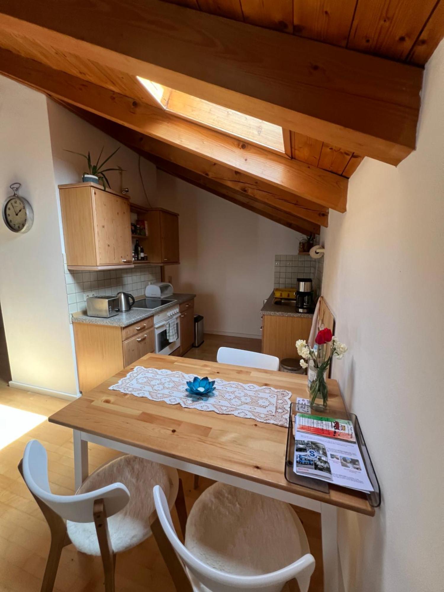 Gemuetliche Dachgeschosswohnung Mit Balkon Ainring Exterior foto
