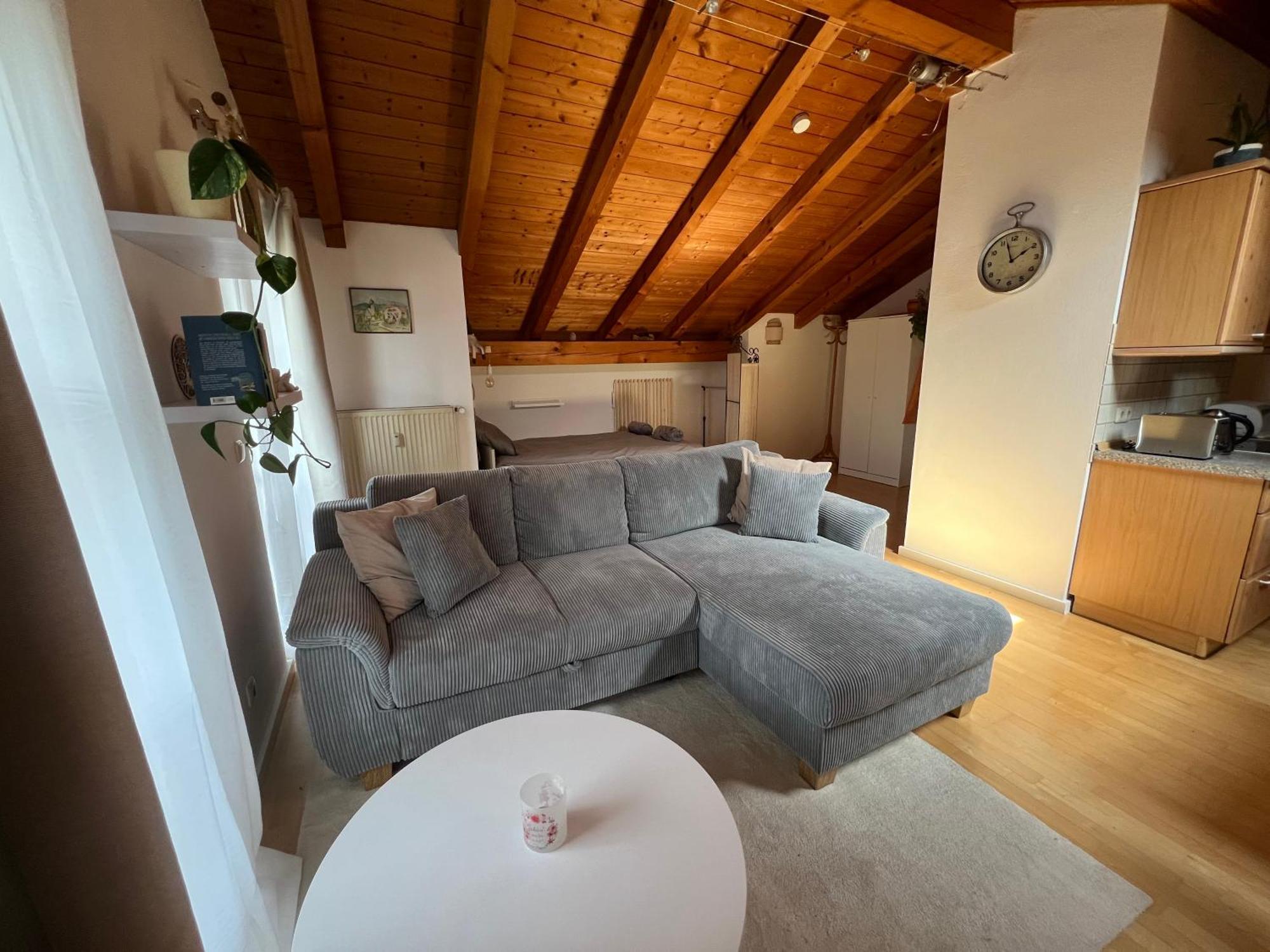 Gemuetliche Dachgeschosswohnung Mit Balkon Ainring Exterior foto